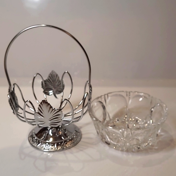 Vintage old English recreation #4021 metal basket w/ crystal bowl - Picture 2 of 9